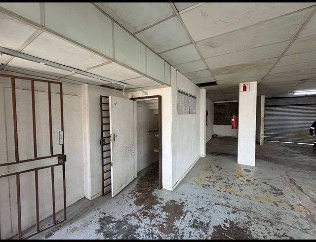 500M² WAREHOUSE TO LET IN KEW